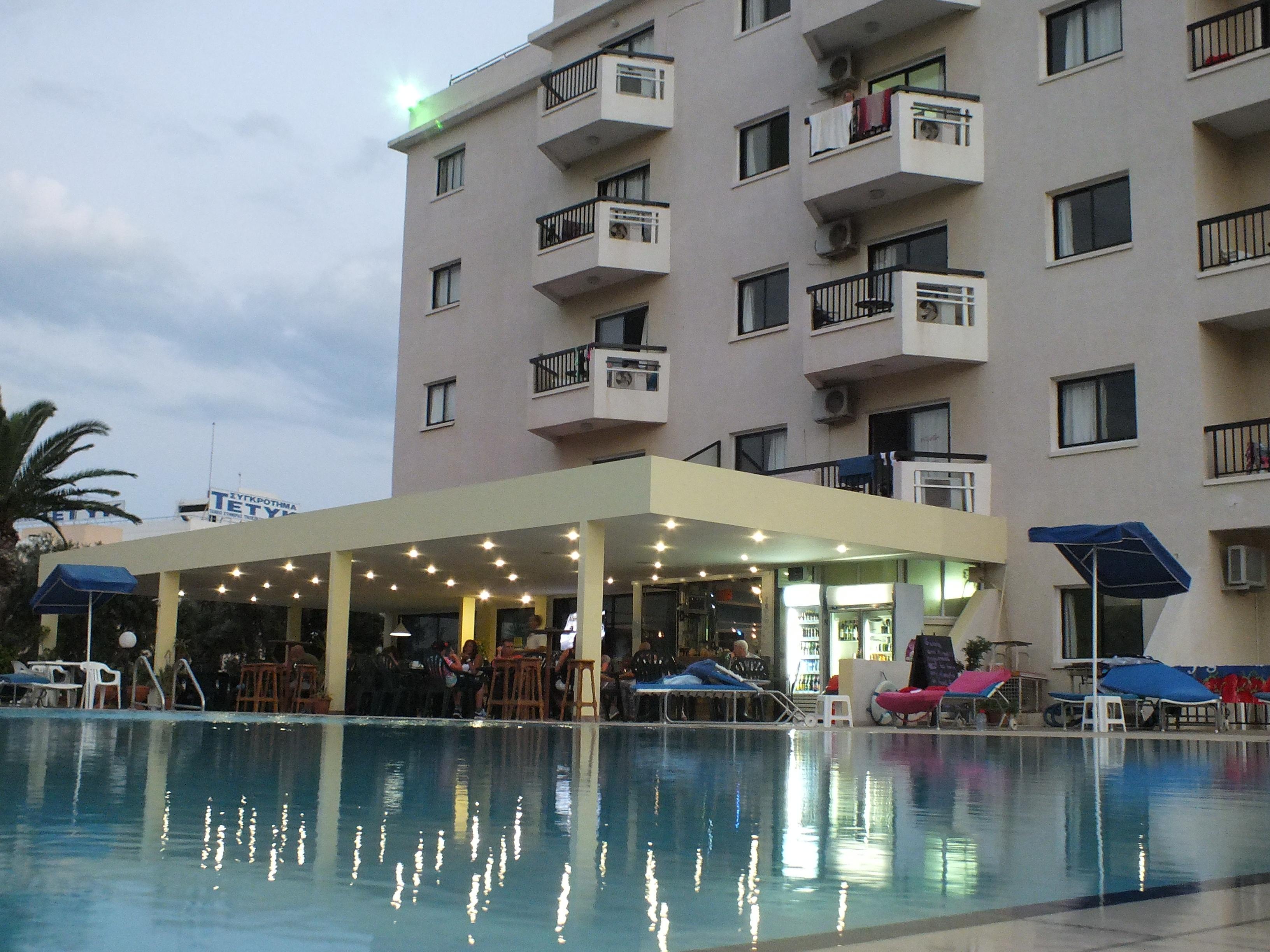 Livas Aparthotel 3*